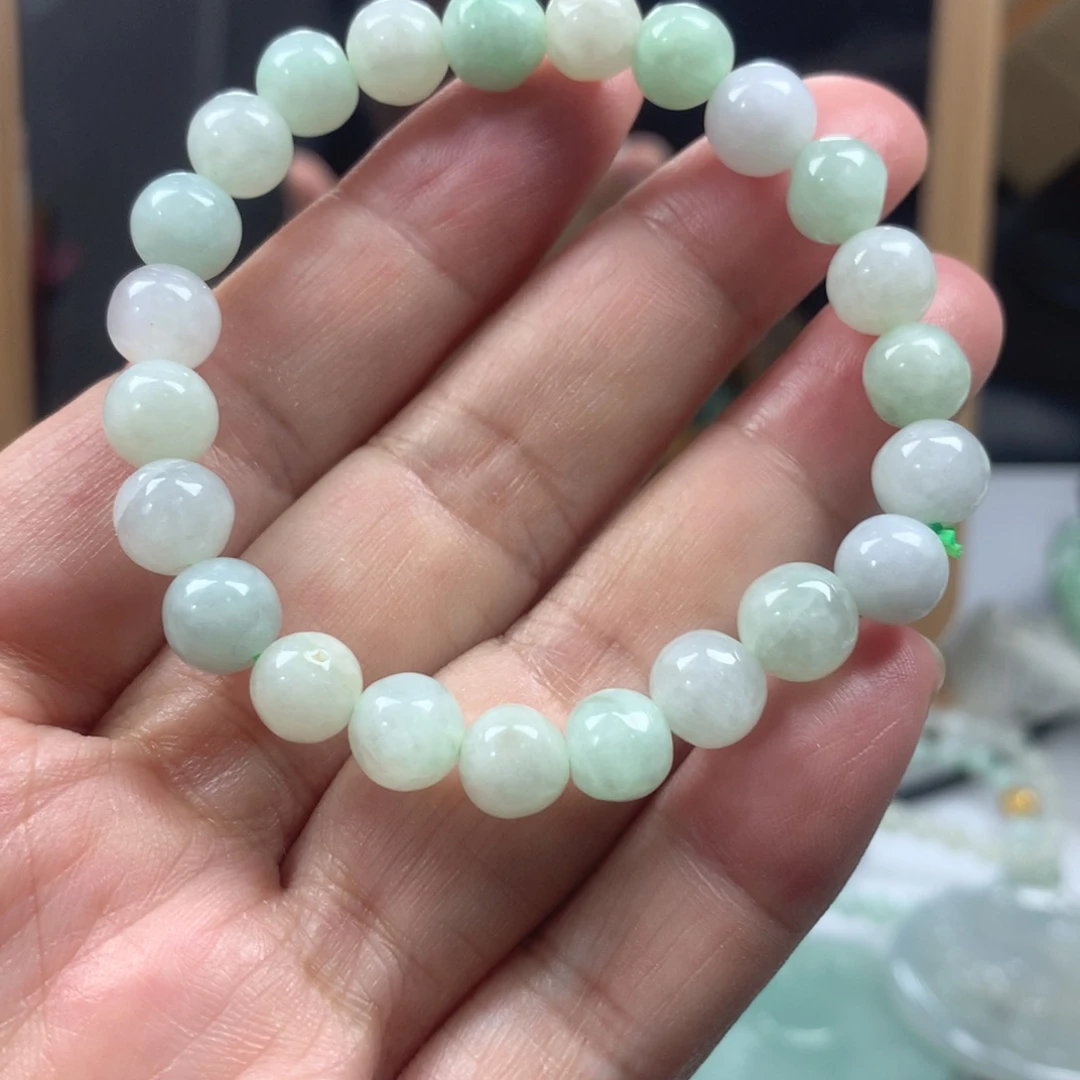 翡翠未镶嵌颈饰是