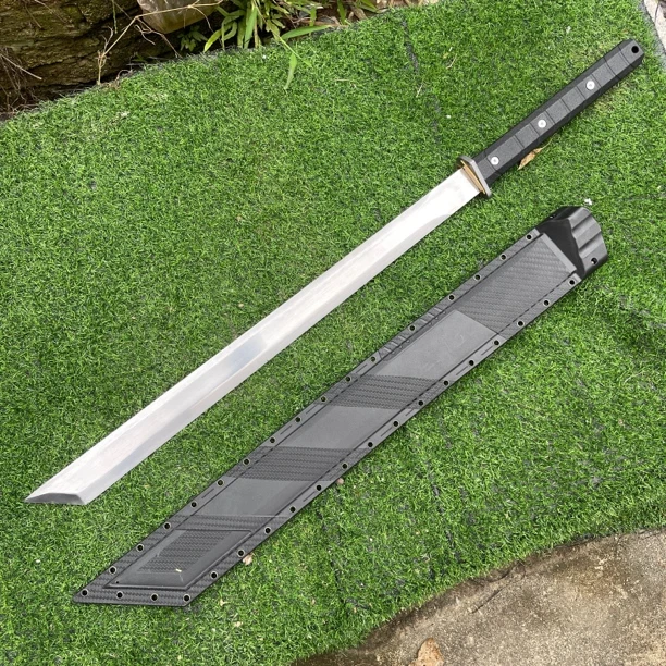 【现代机械风锦衣卫】龙泉轨道钢一体高温淬火渐薄工艺品未开刃