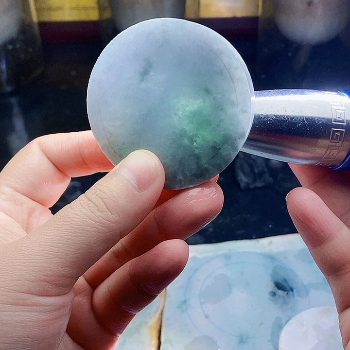 翡翠未镶嵌颈饰毛料18