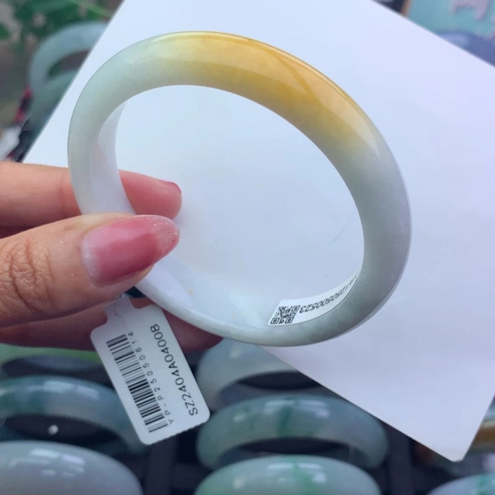 翡翠手镯未镶嵌天然翡翠手镯