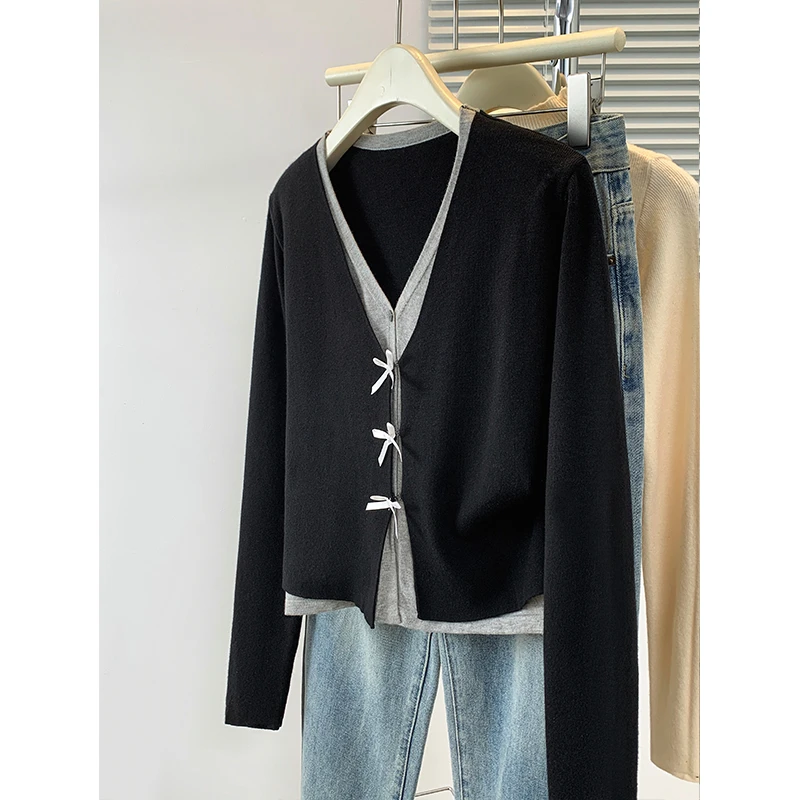 2025年新款设计感假两件针织开衫上衣女慵懒风时尚洋气减龄针织衫