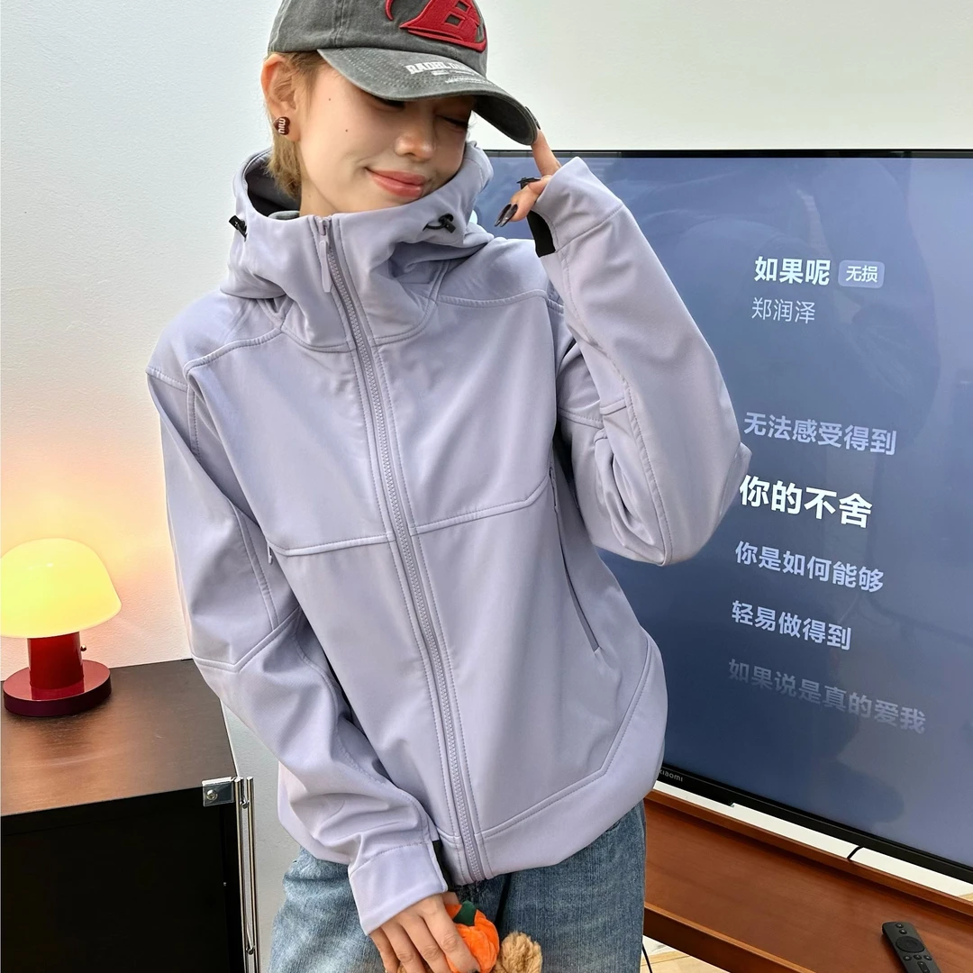 【蓄热保温】男女户外运动防风防水情侣保暖加绒软壳冲锋衣C1095