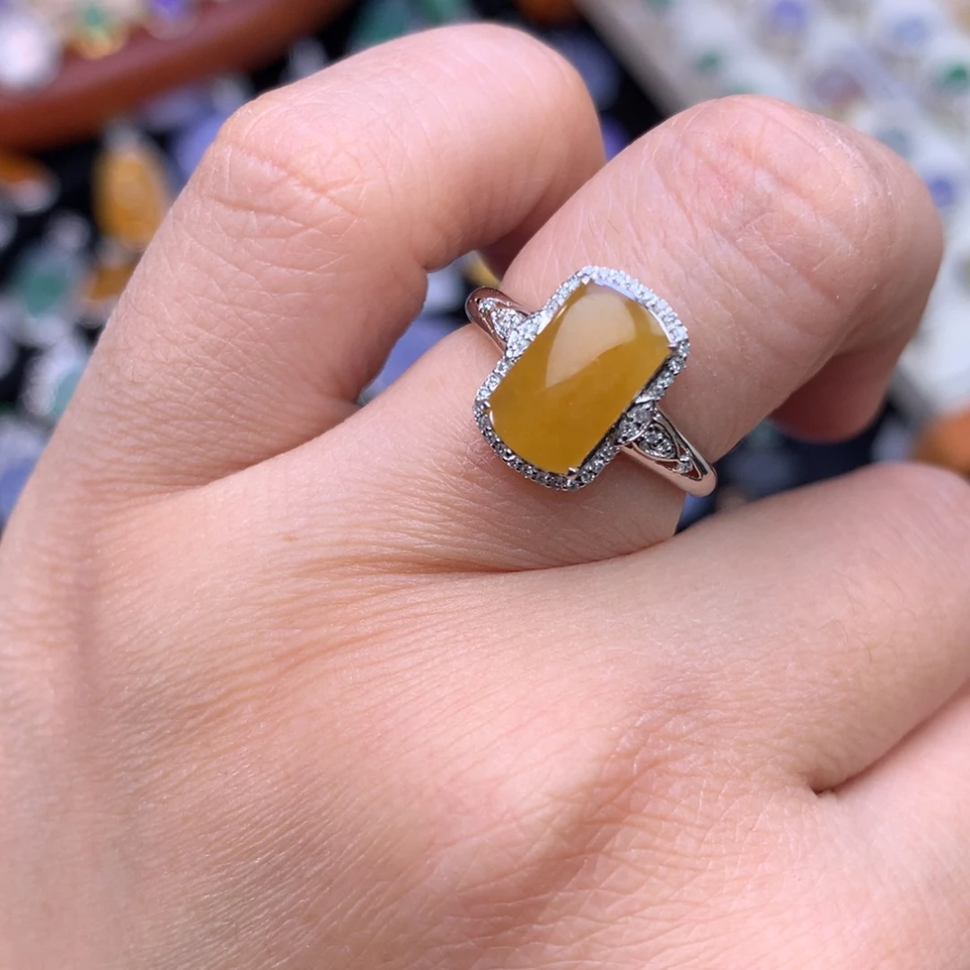 翡翠戒指18K金镶嵌蛋面戒指