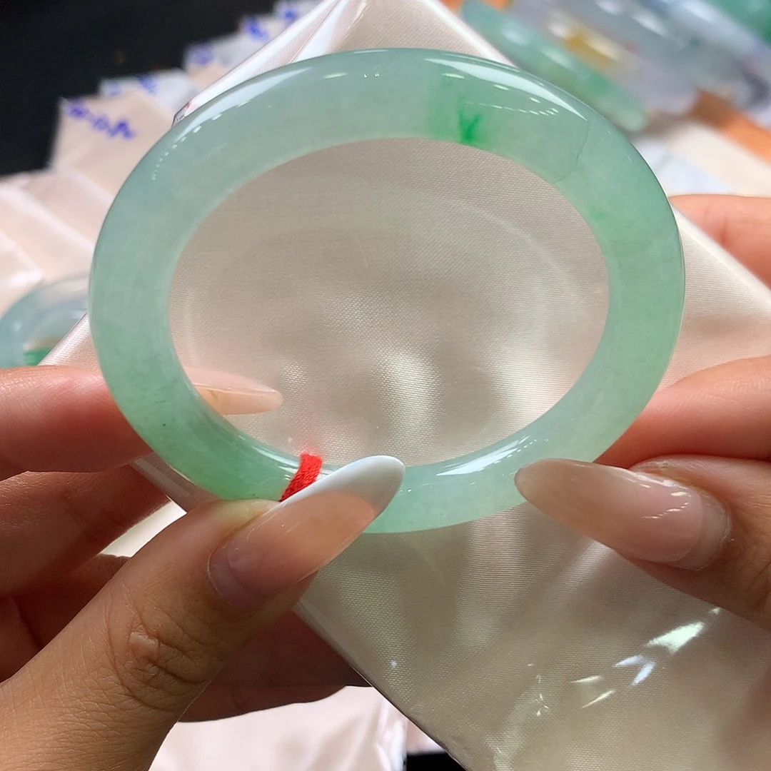 翡翠未镶嵌手镯（圆镯）82号大漏冰绿