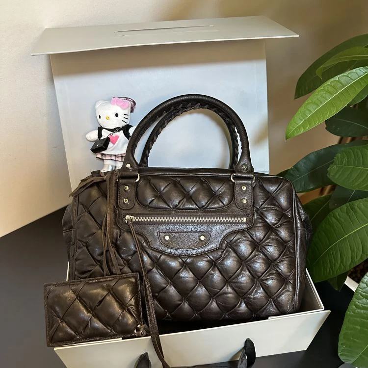 95新/巴黎世家/C8851304584/[251118SWB]