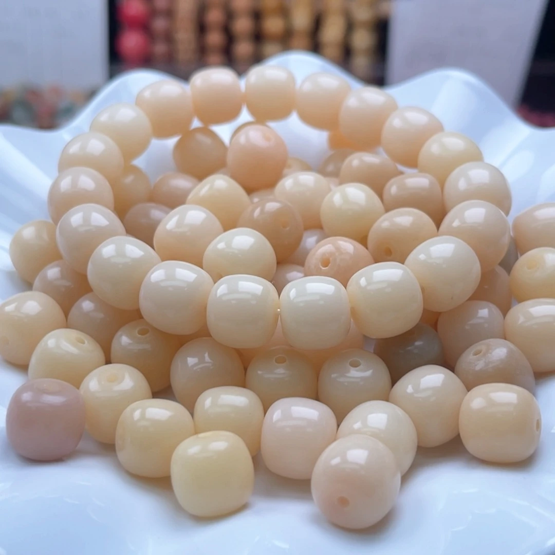 白玉菩提吊坠k13mm/20+20颗奶黄桶