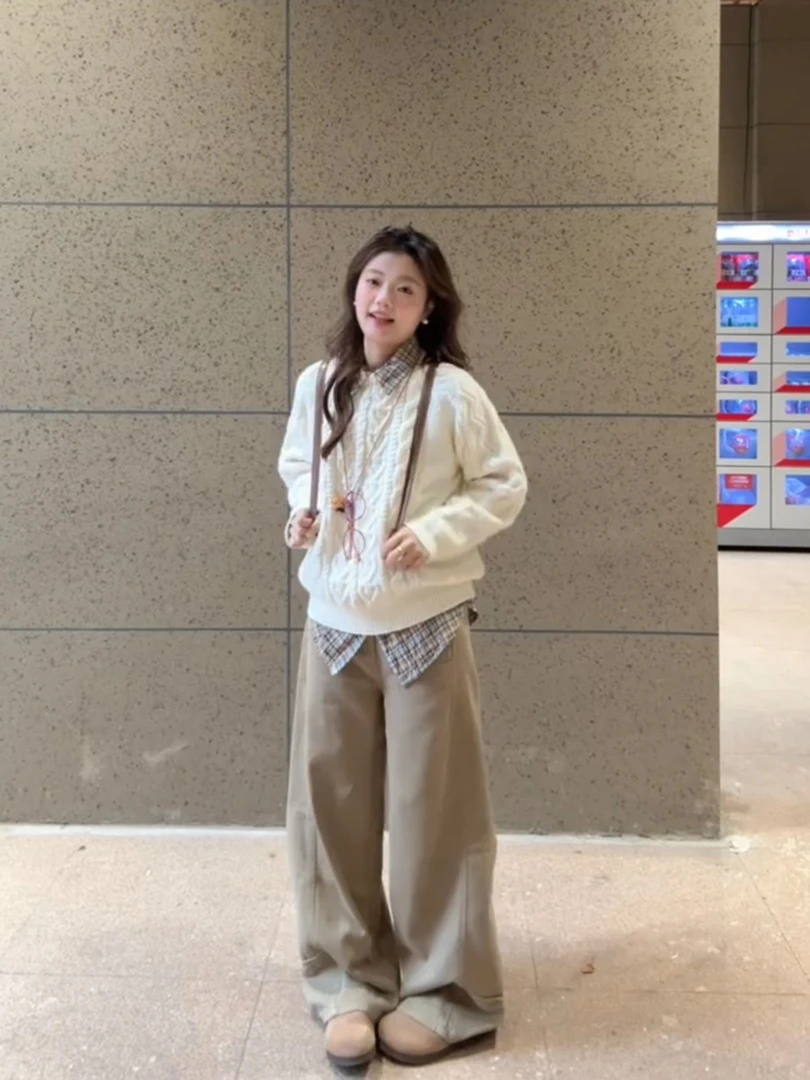 韩系通勤学院风米白色麻花针织套头毛衣女+POLO领格纹衬衫两件套