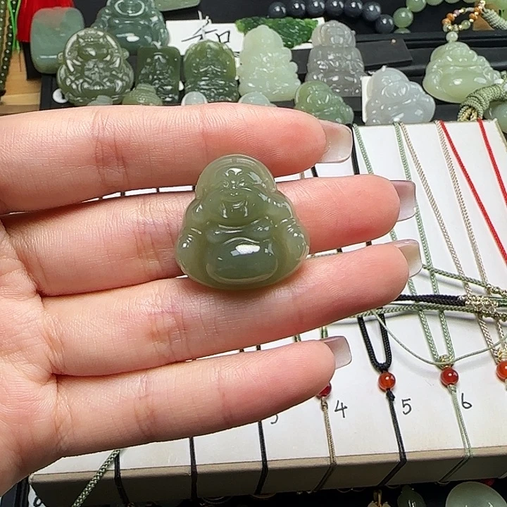 颈饰未镶嵌和田玉