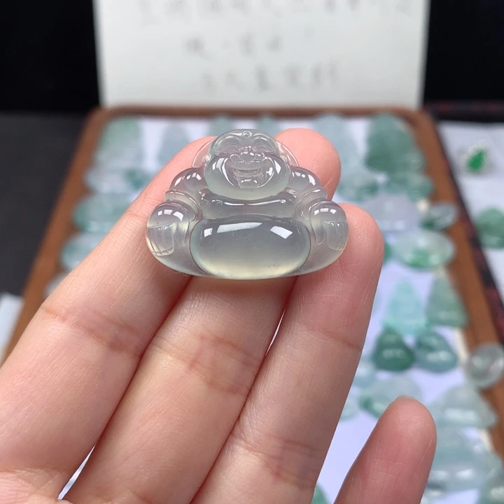 颈饰未镶嵌翡翠冰种佛公