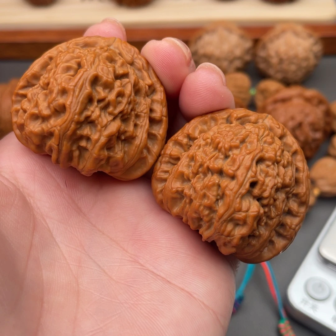 文玩核桃把件1*?三角白39