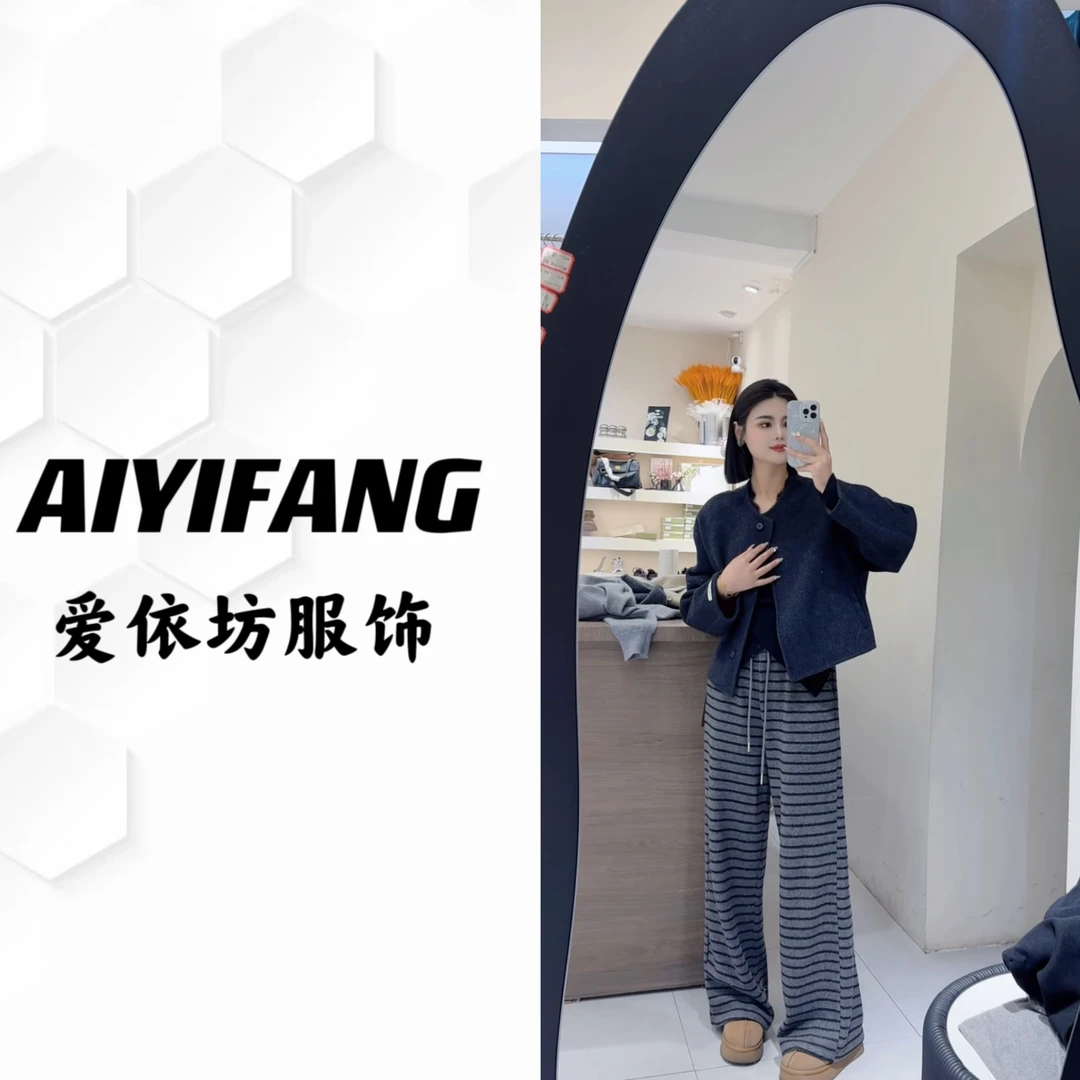 爱依坊圆领小短款外套