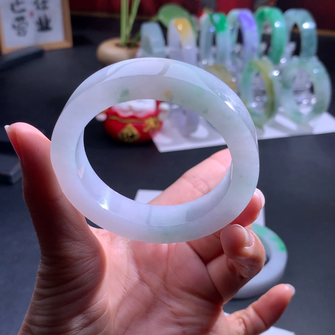 定制翡翠未镶嵌翡翠手镯