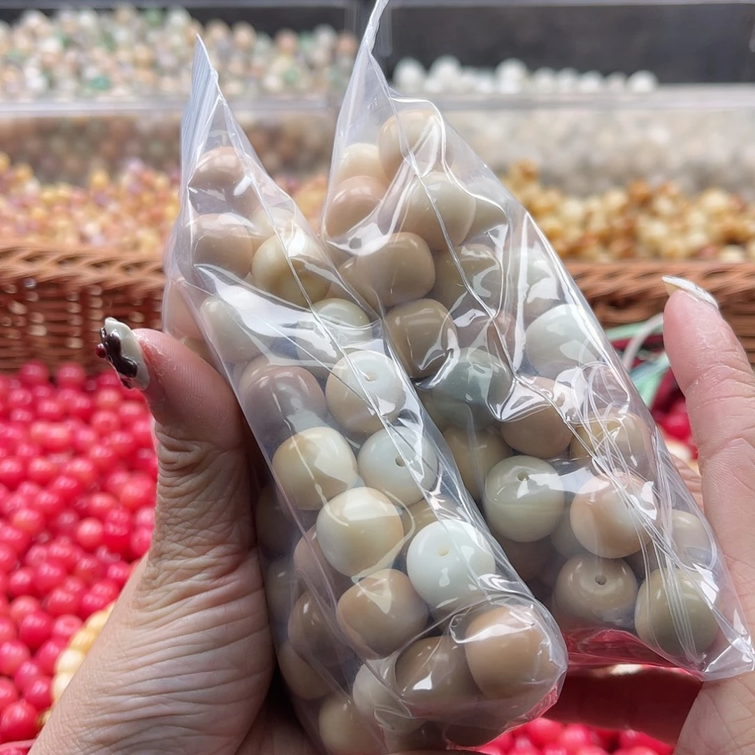 白玉菩提吊坠Q/14mm/50颗锅底