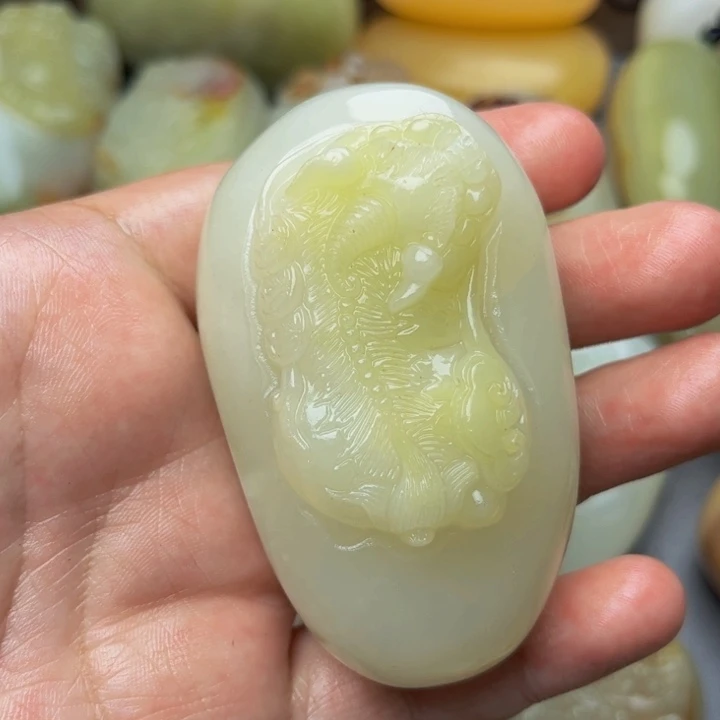 石材方解石手把件貔貅