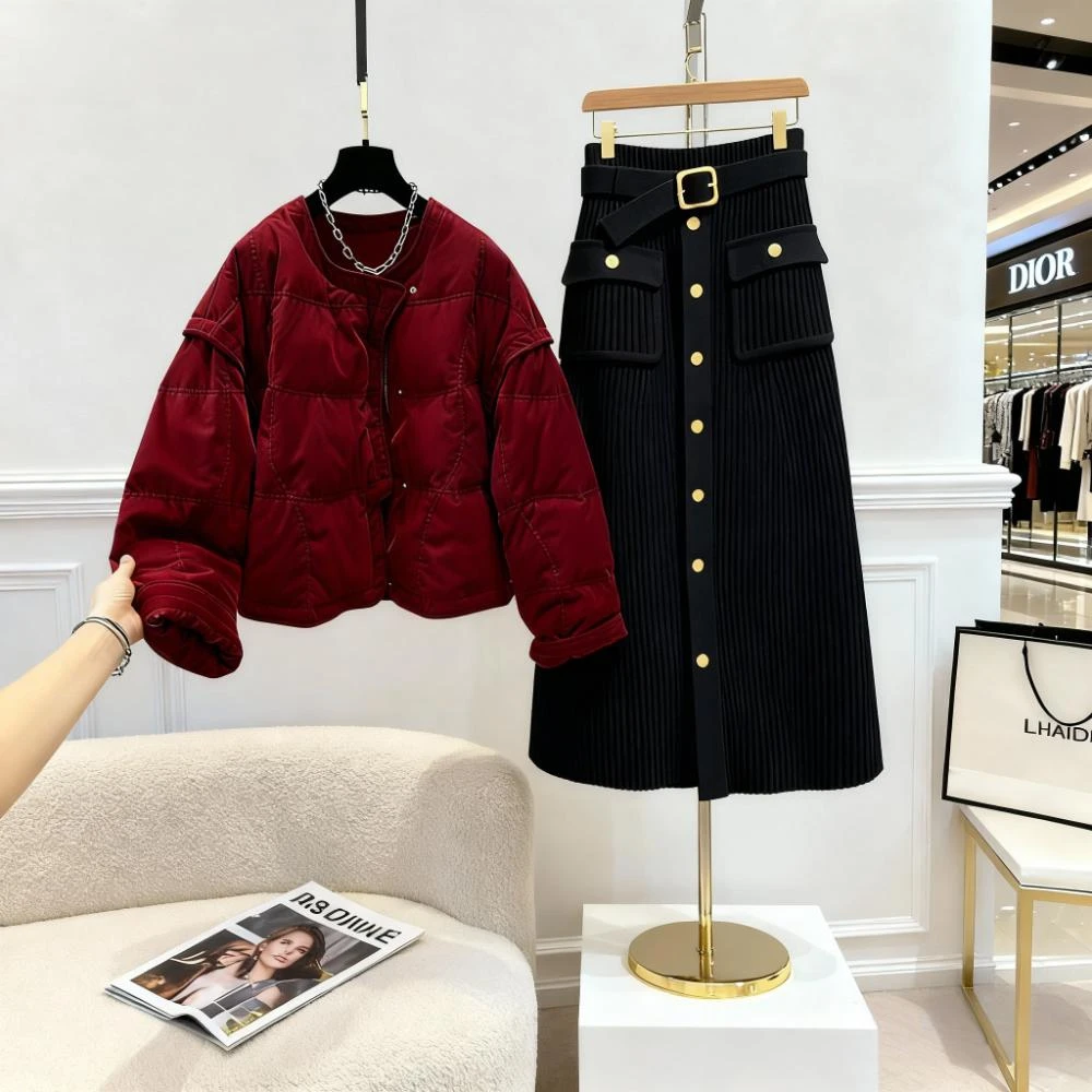 老钱风红色丝绒棉服外套2025冬季新款减龄百搭黑色针织半身裙套装