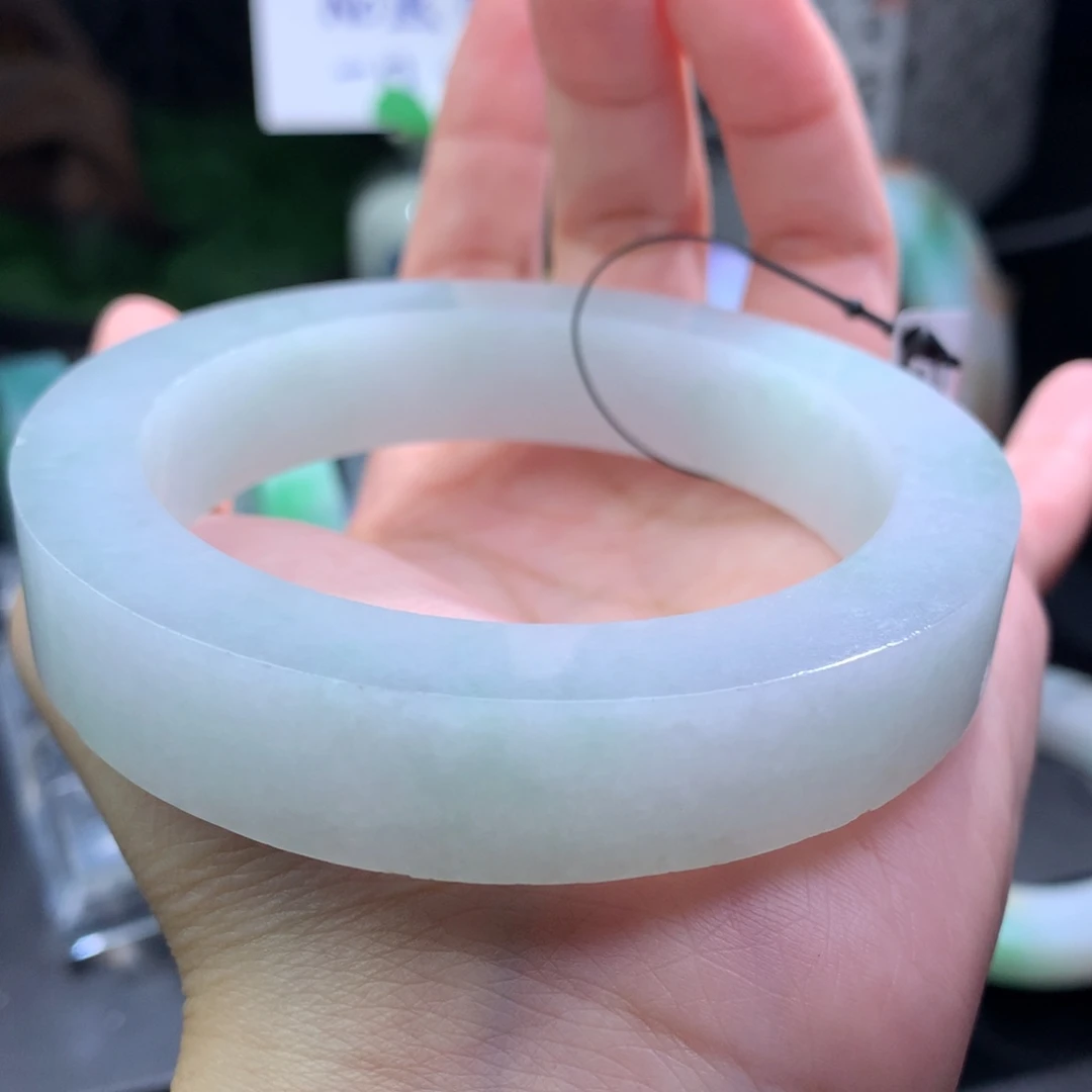未镶嵌翡翠手镯定制翡翠