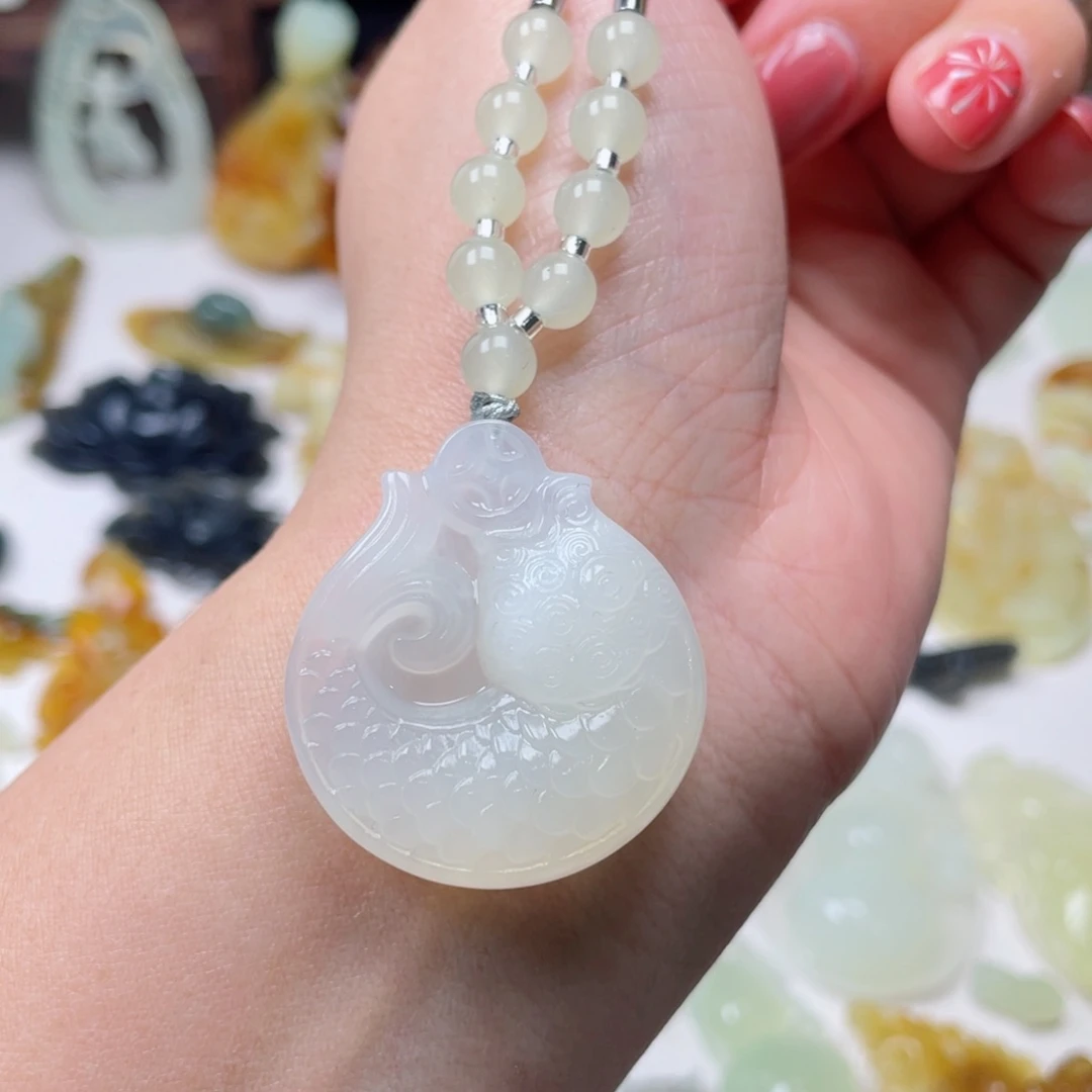 蛇纹石玉颈饰未镶嵌