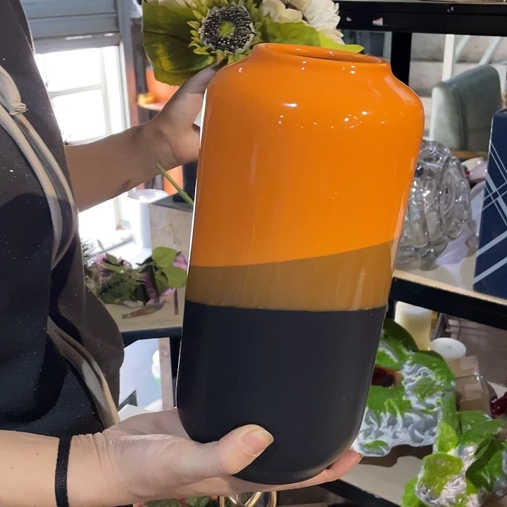 陶瓷花瓶部分（微瑕）