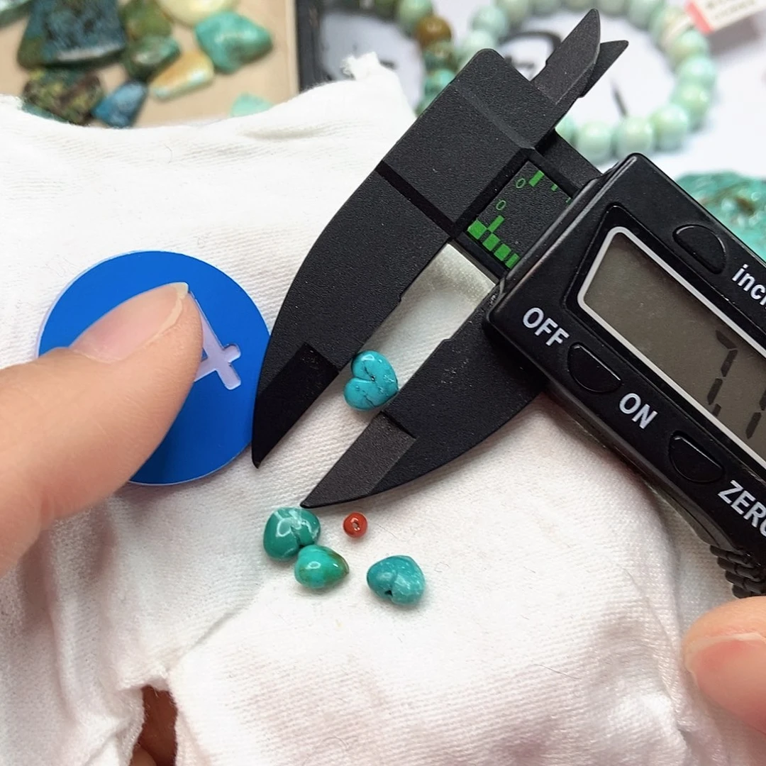 南红玛瑙未镶嵌珠宝奇石