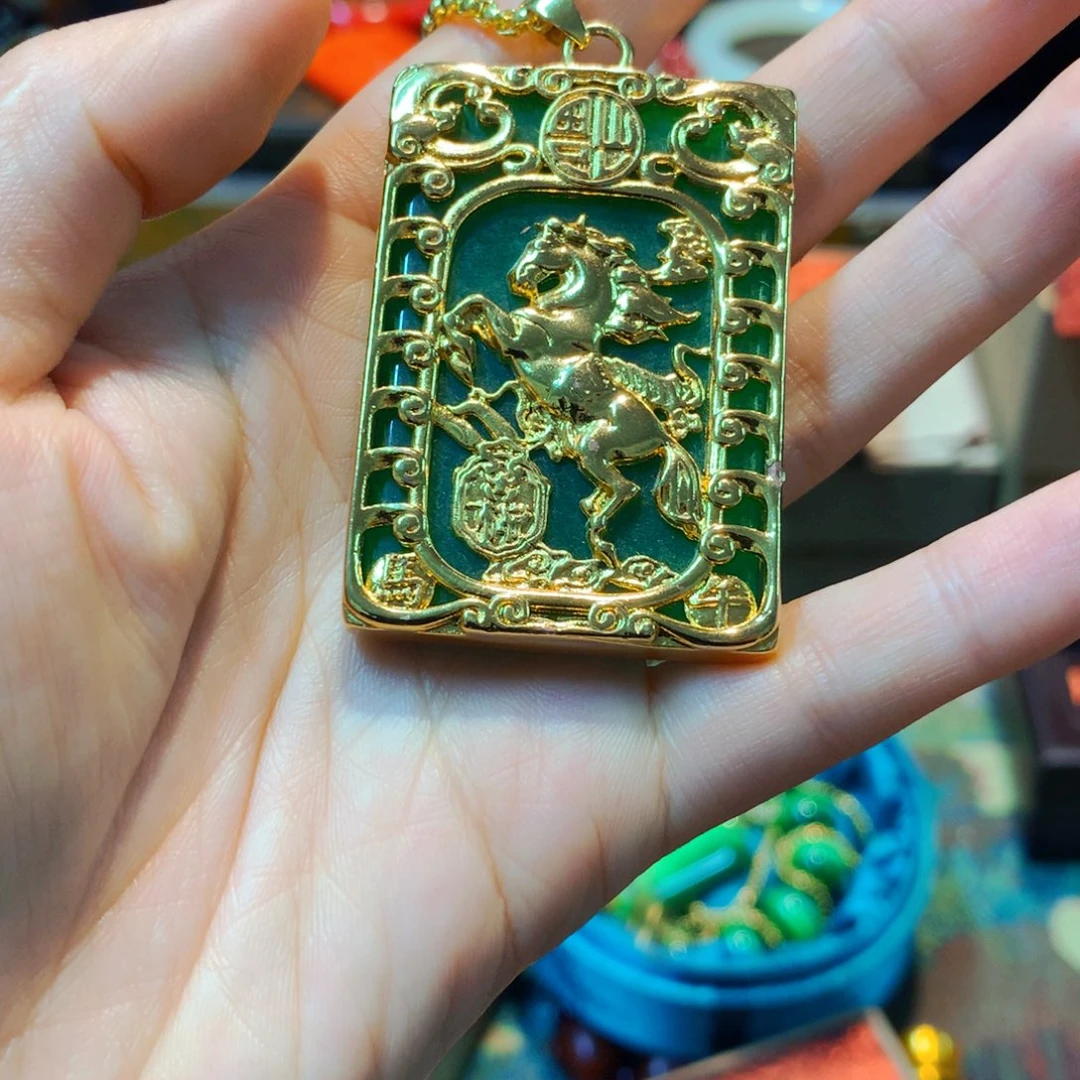 翡翠颈饰未镶嵌噢噢哦噢哦噢哦噢