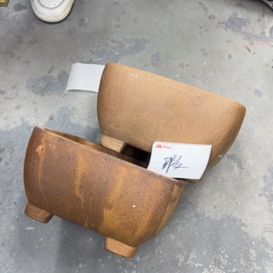 紫砂花盆中香薰装饰