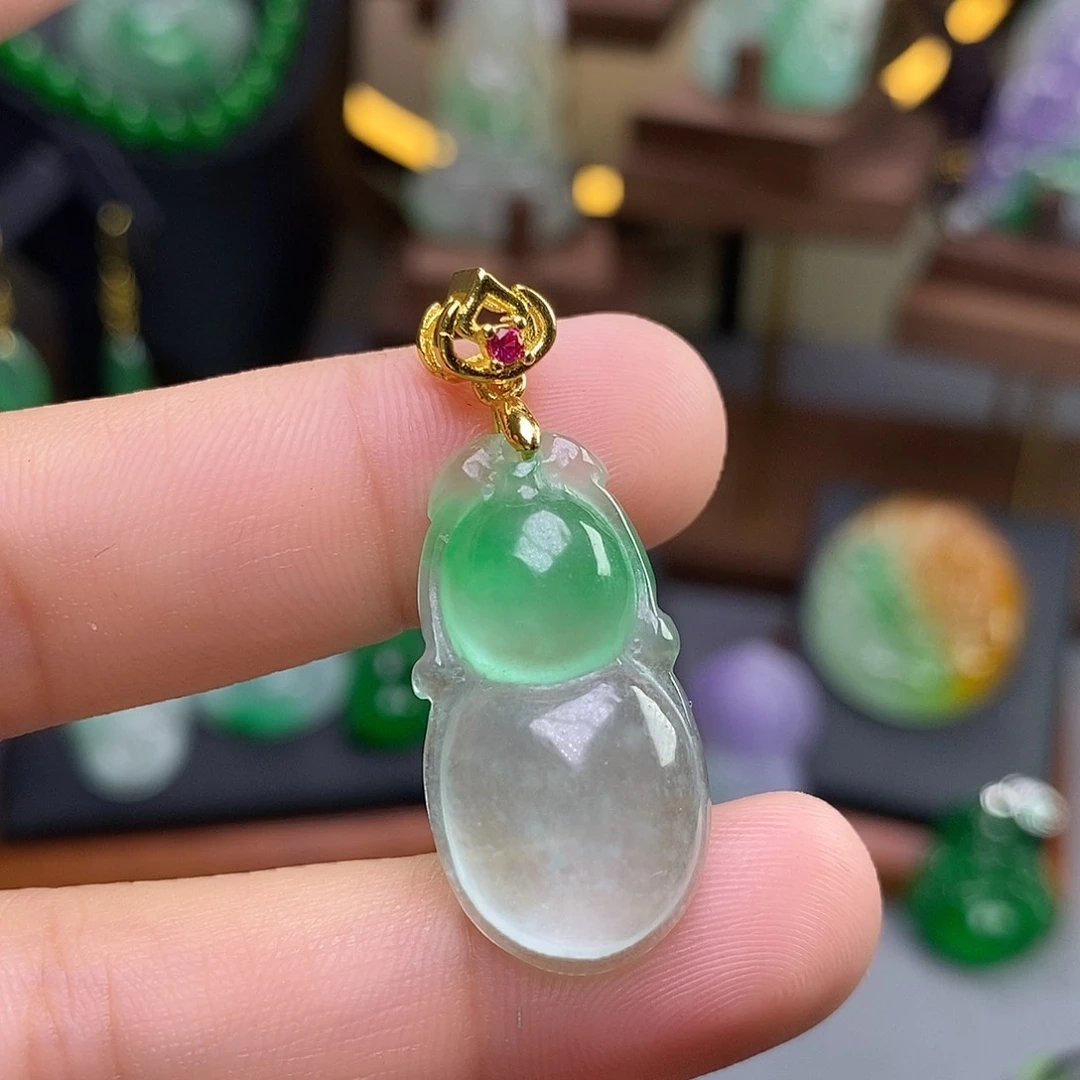 吊坠(赠链)未镶嵌翡翠