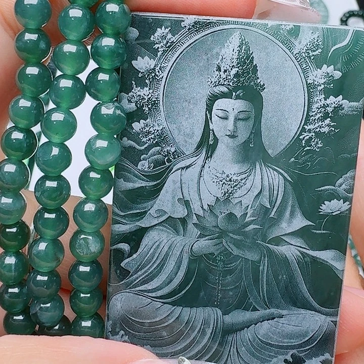 翡翠未镶嵌颈饰多样性发其一