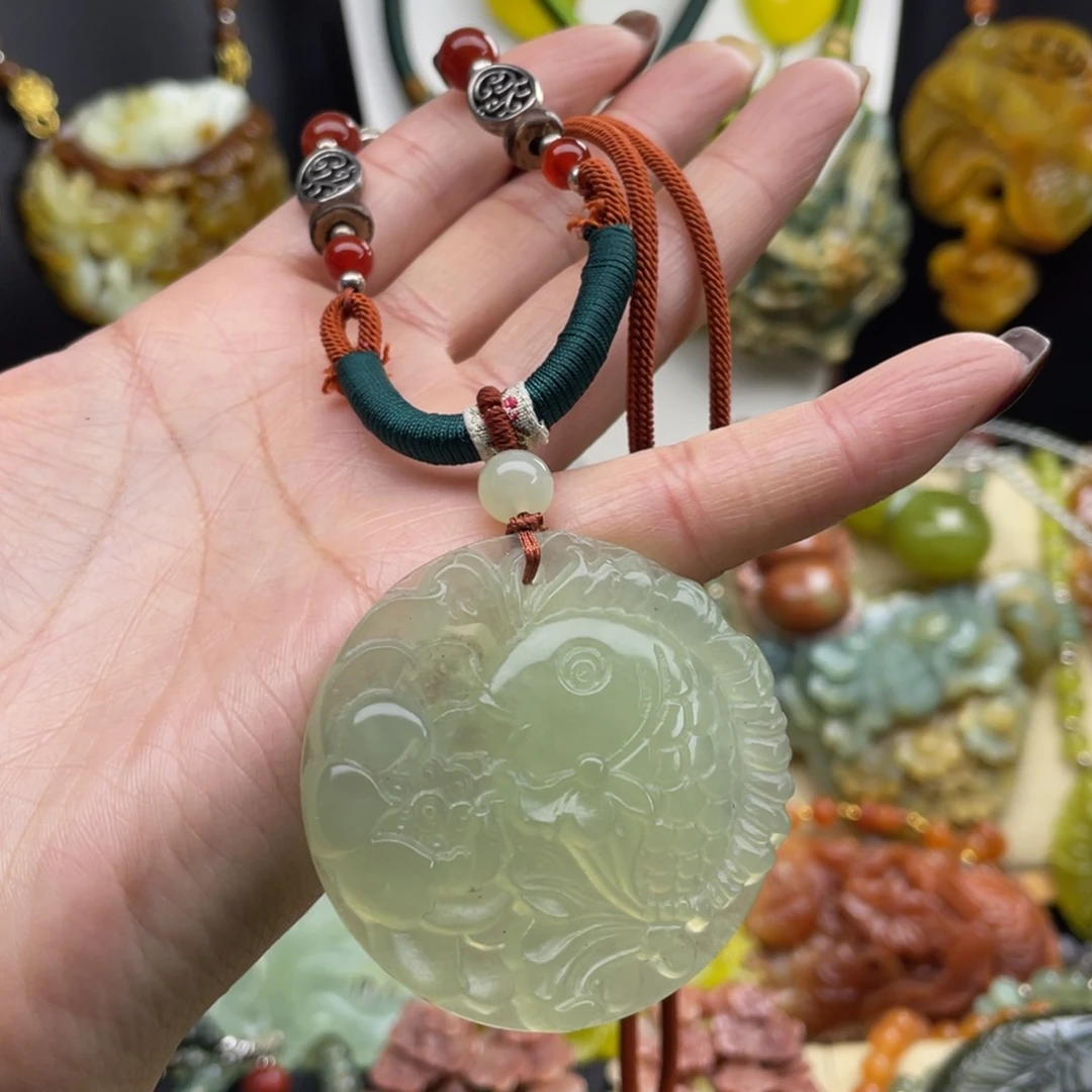 未镶嵌蛇纹石玉颈饰