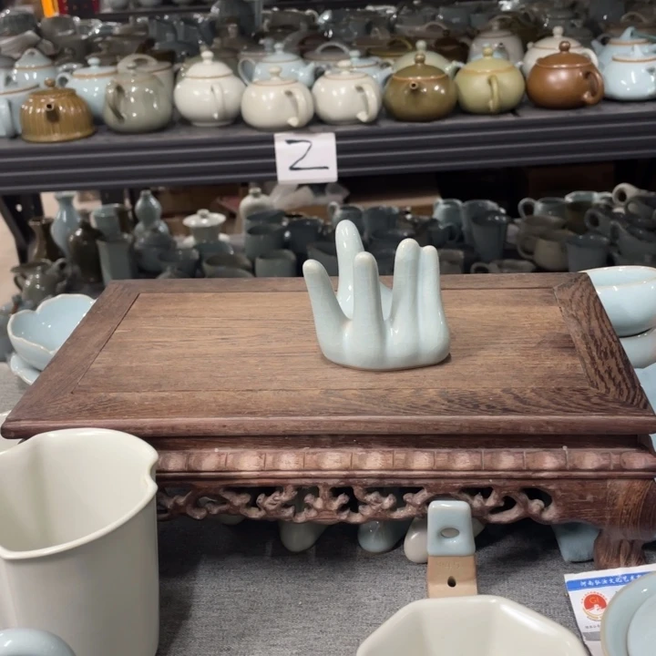 摆件天青釉手。