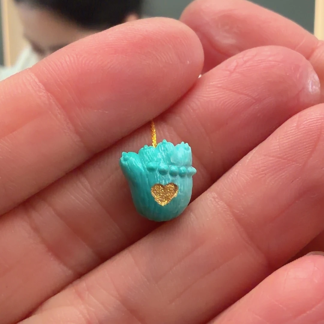 绿松石未镶嵌颈饰