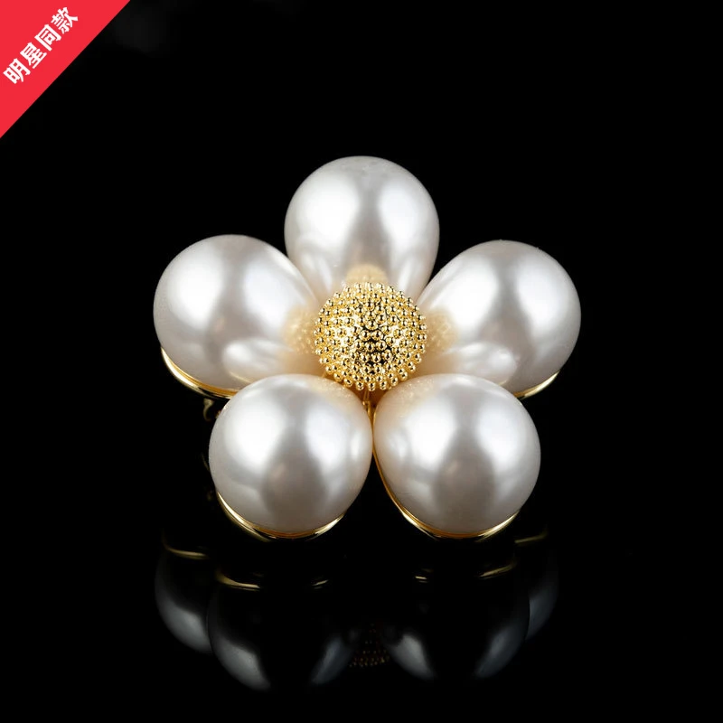 铜陶瓷胸针 明星同款饰品明星同款饰品法式高级感白色花朵胸针女