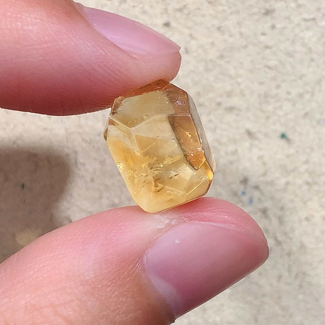 无非金属黄水随行