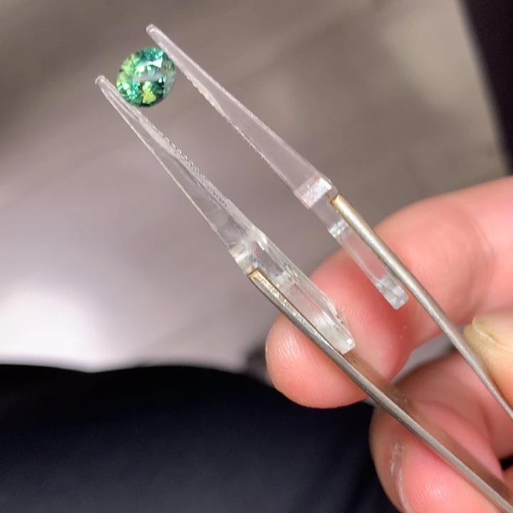 蓝宝石裸石未镶嵌