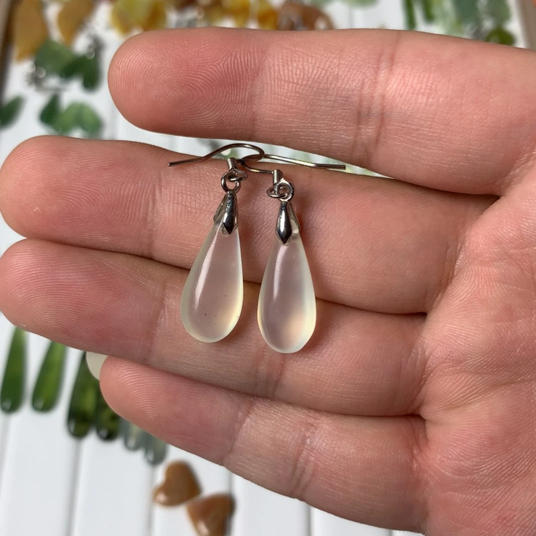 蛇纹石玉耳饰未镶嵌