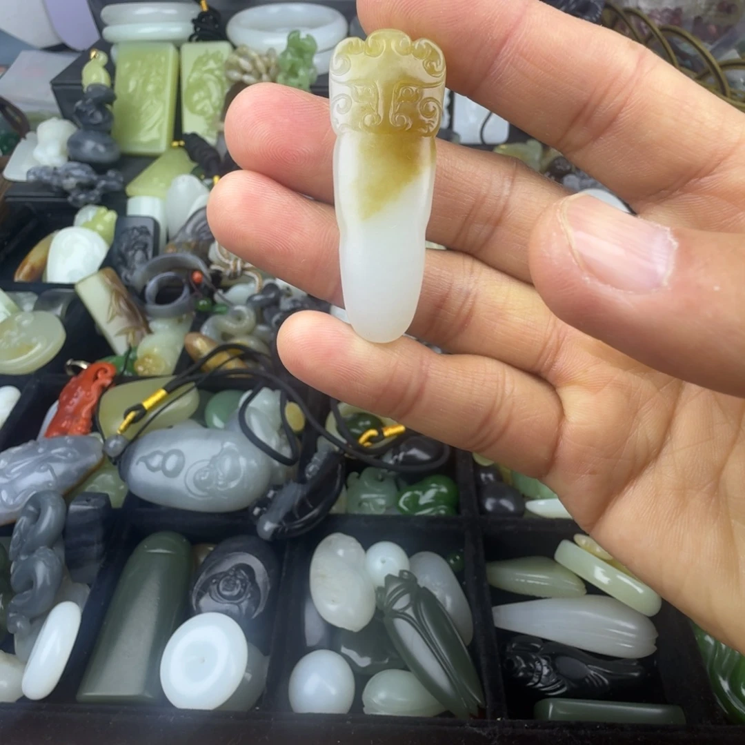 和田玉未镶嵌吊坠(不含链)