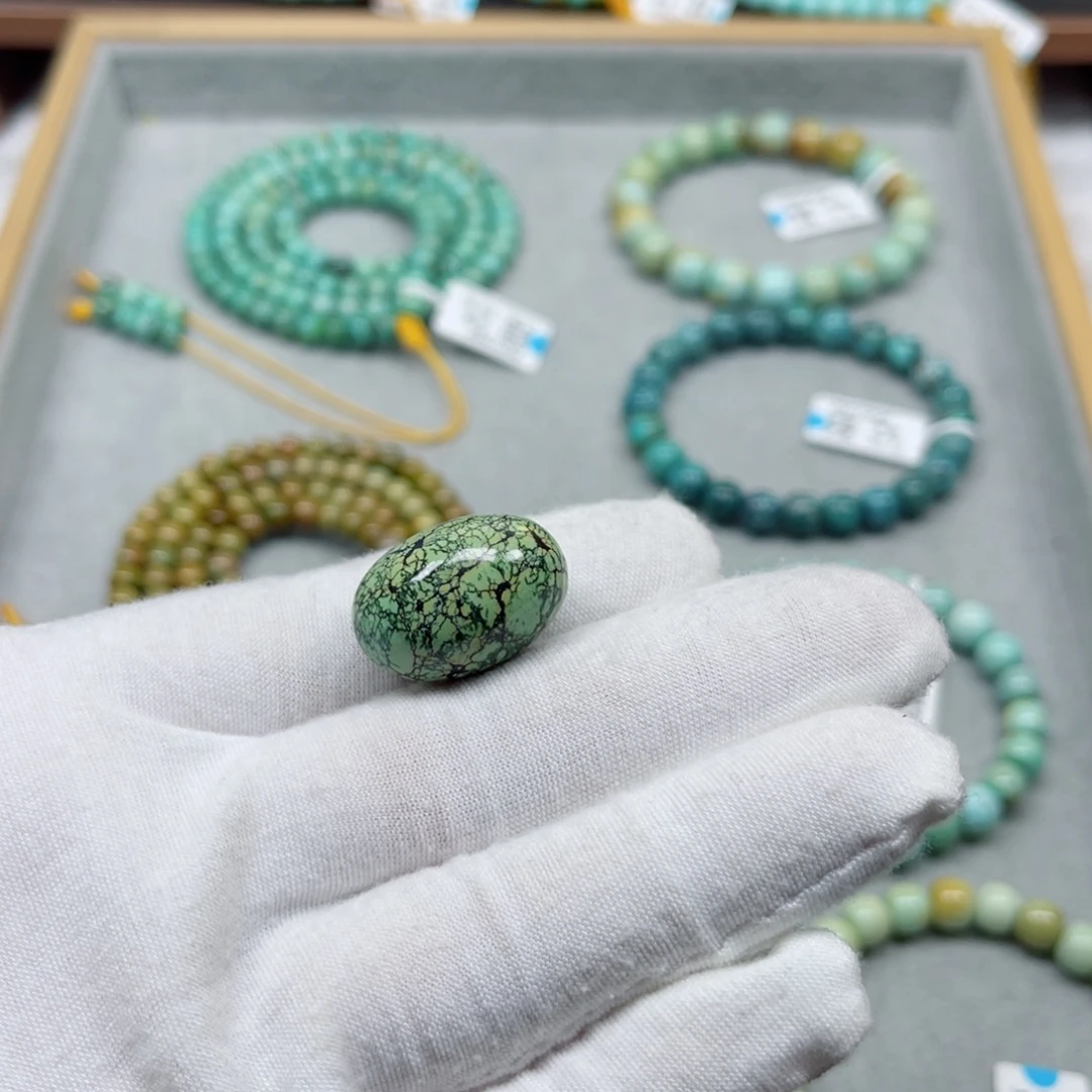 绿松石未镶嵌挂件