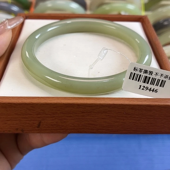 和田玉未镶嵌手镯60+