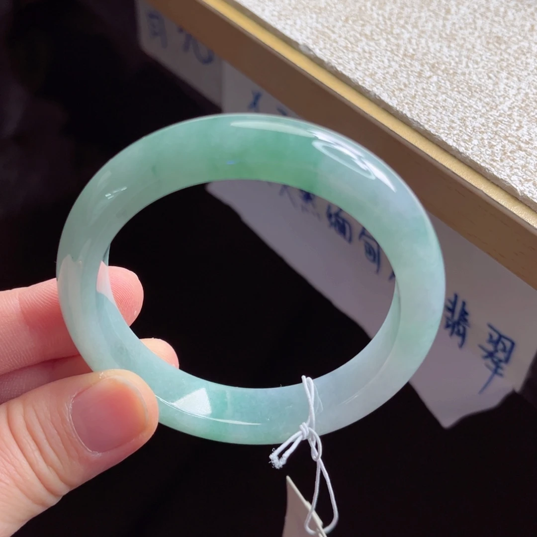 翡翠未镶嵌手镯手镯