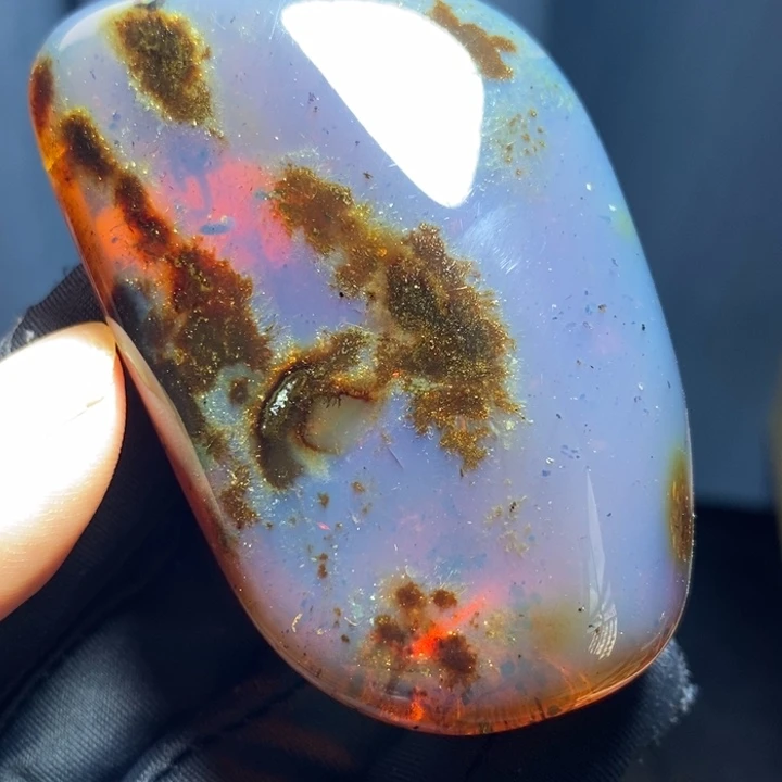 琥珀未镶嵌裸石。。。