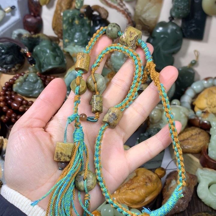 岫岩河磨玉（透闪石质玉）项链未镶嵌