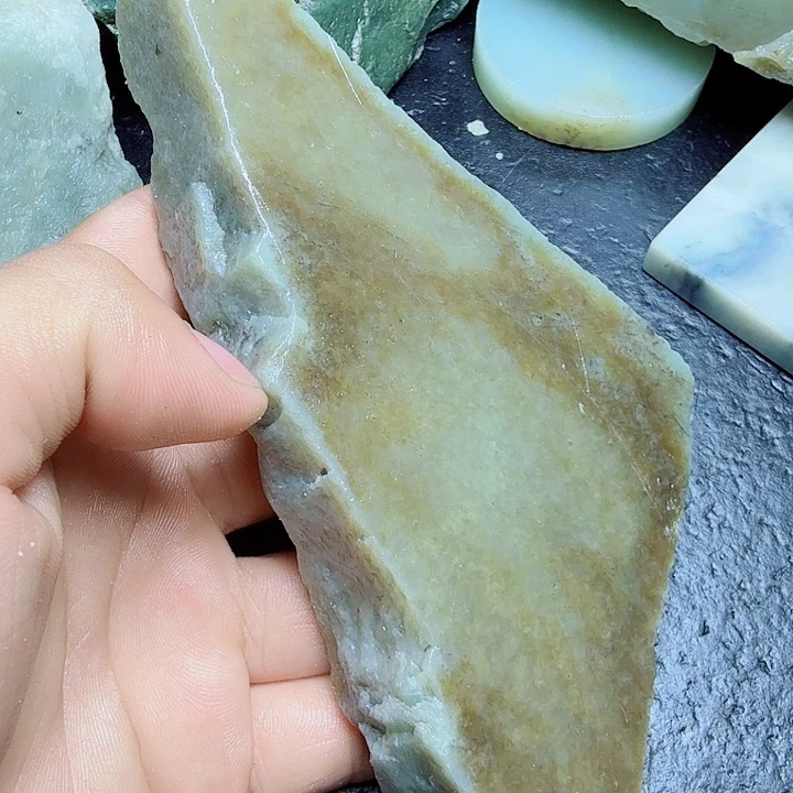 和田玉（糖玉）未镶嵌珠宝奇石