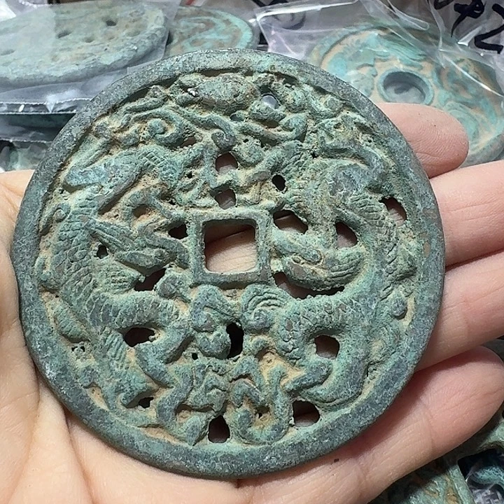 恭***喜铜现代工艺品花钱