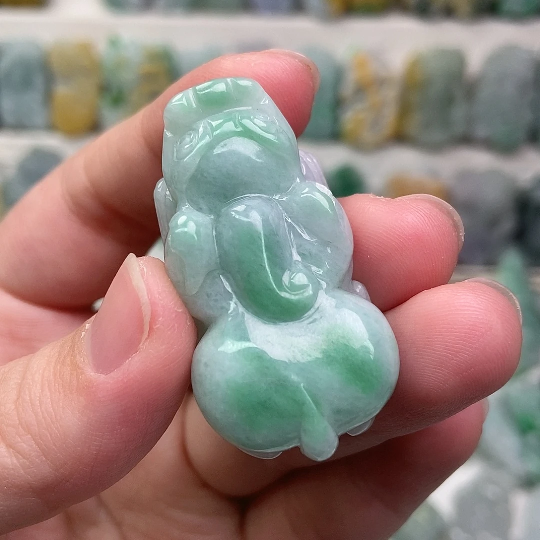 翡翠未镶嵌吊坠(赠链)