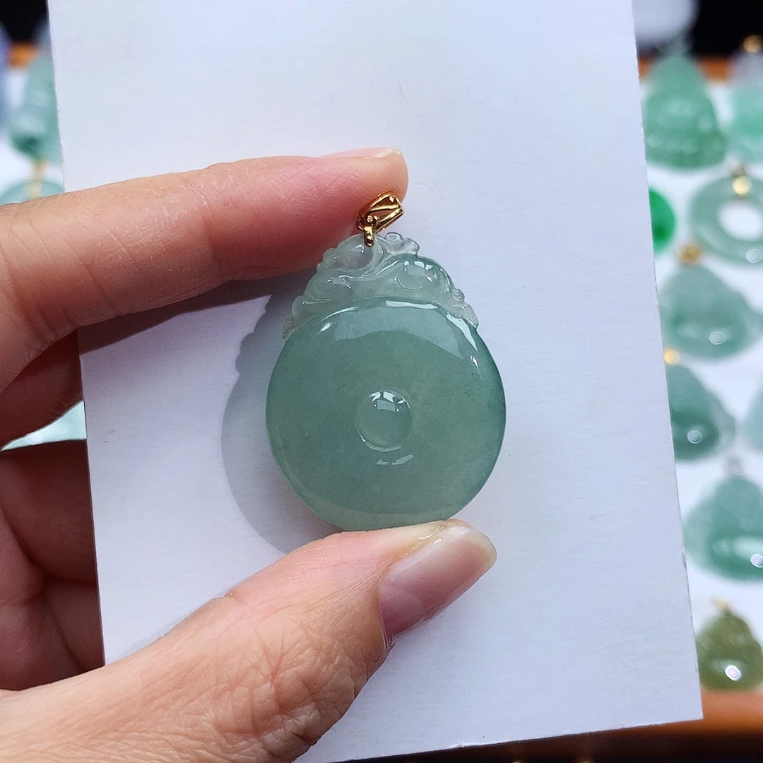 翡翠18K金镶嵌颈饰翡翠吊坠