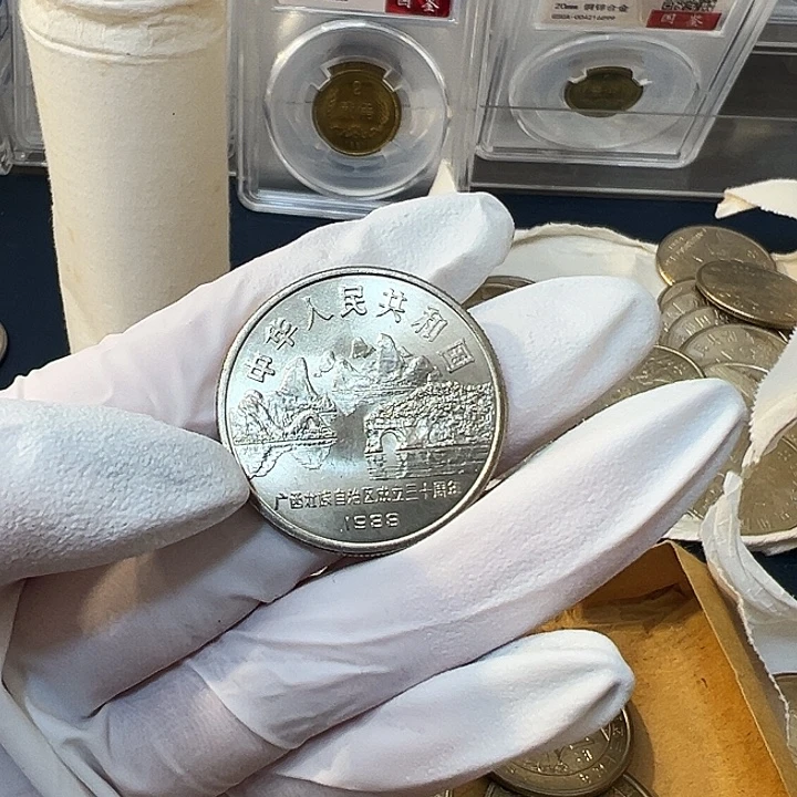 其他普通金属广西1枚扣盒