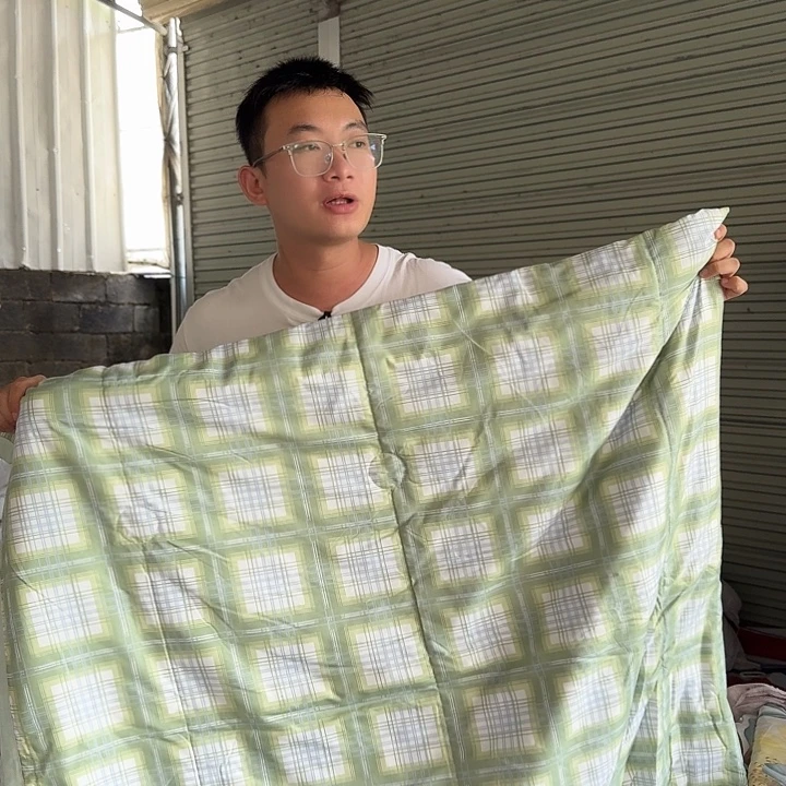 羊羔毛两米空调被棉感