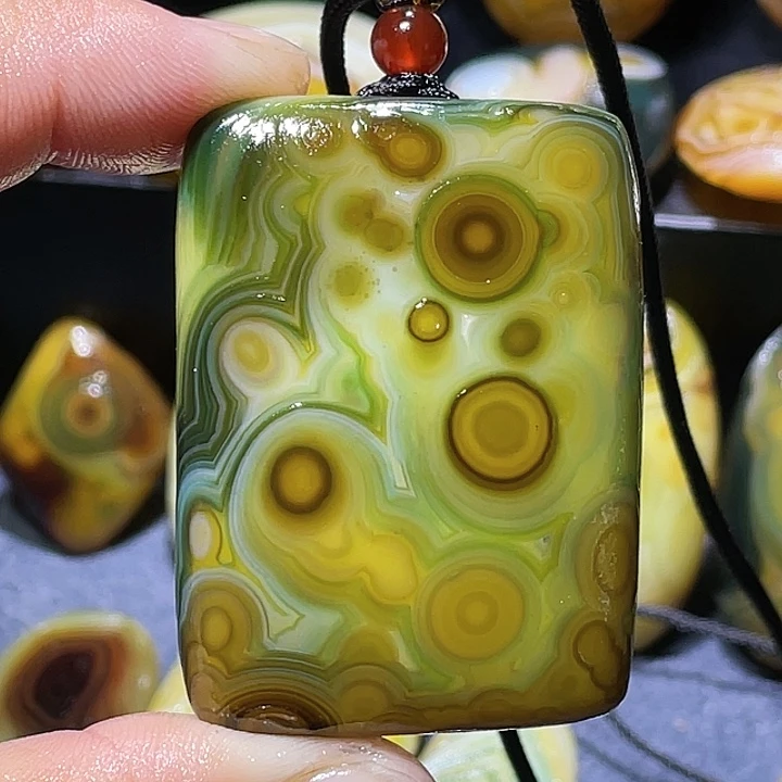 玛瑙/玉髓未镶嵌珠宝奇石