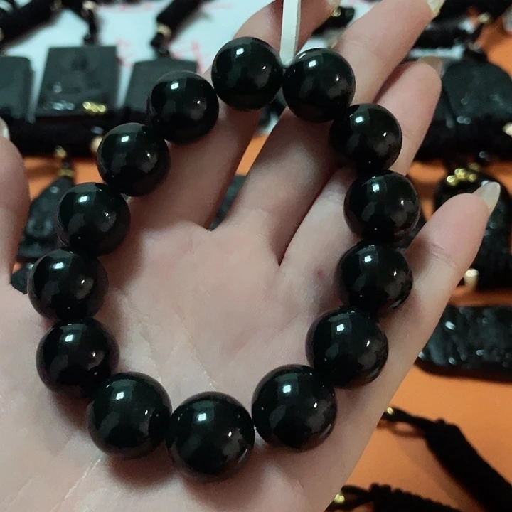 翡翠颈饰未镶嵌一****3