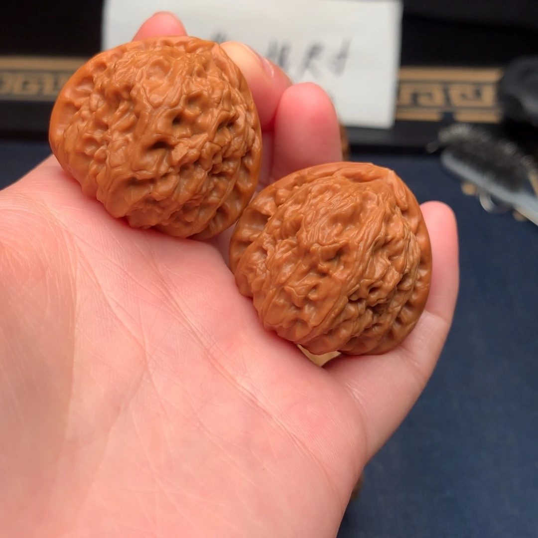 文玩核桃把件三角白35微修