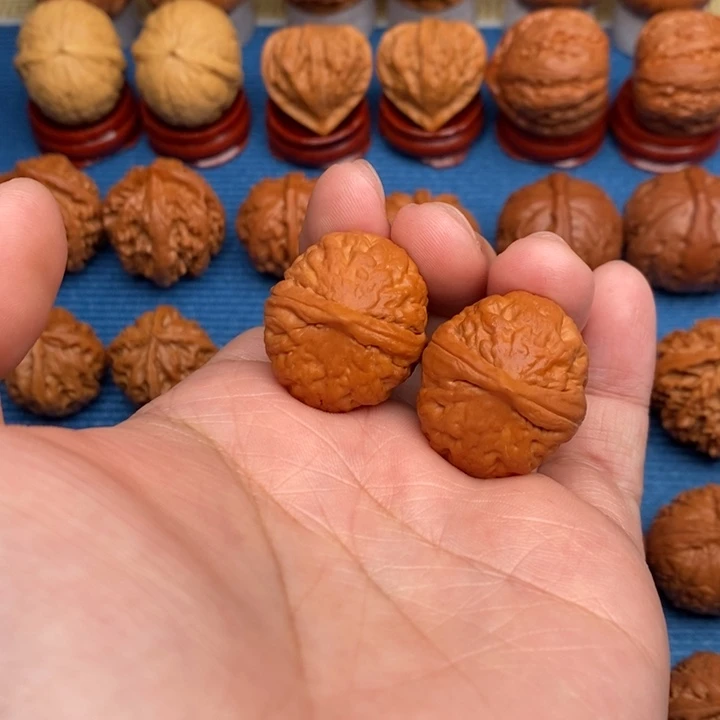 文玩核桃把件麒麟磨盘